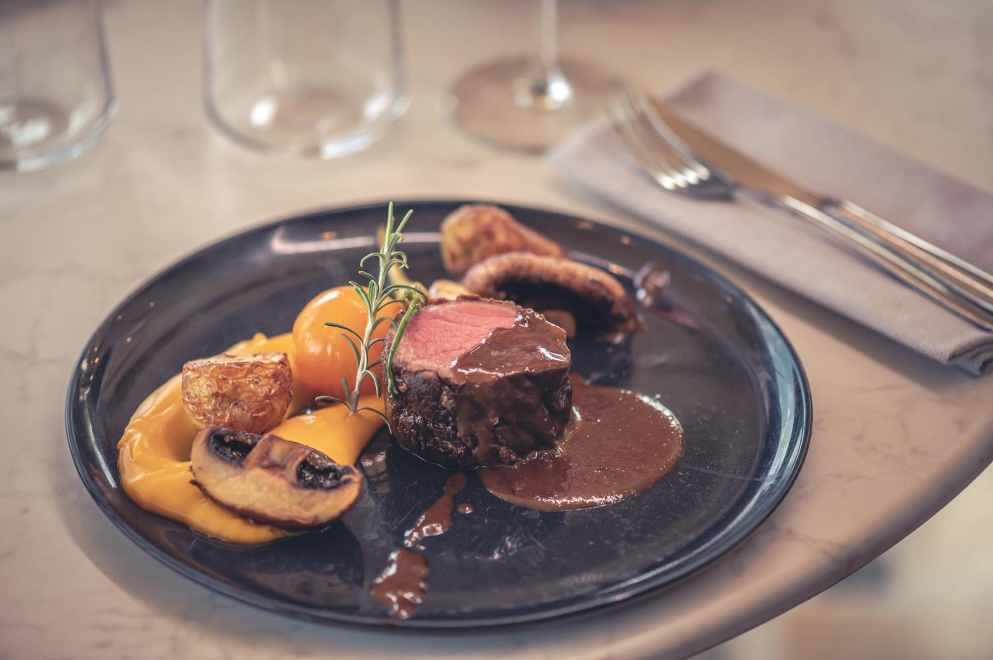 Logis Hotel Restaurant Le Plantevin Propiac Eksteriør billede