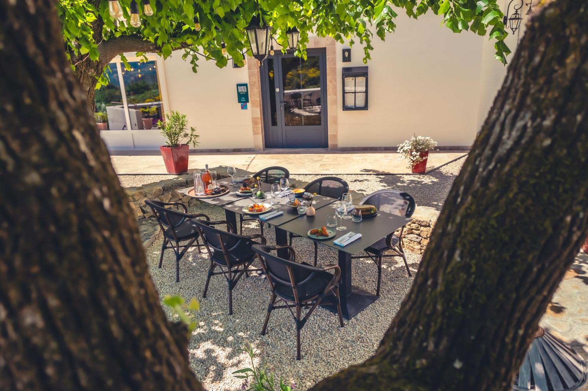 Logis Hotel Restaurant Le Plantevin Propiac Eksteriør billede