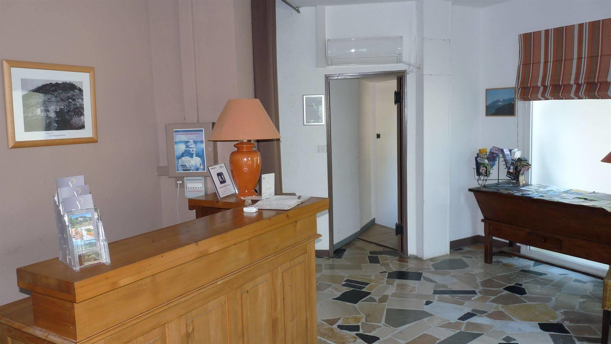 Logis Hotel Restaurant Le Plantevin Propiac Eksteriør billede